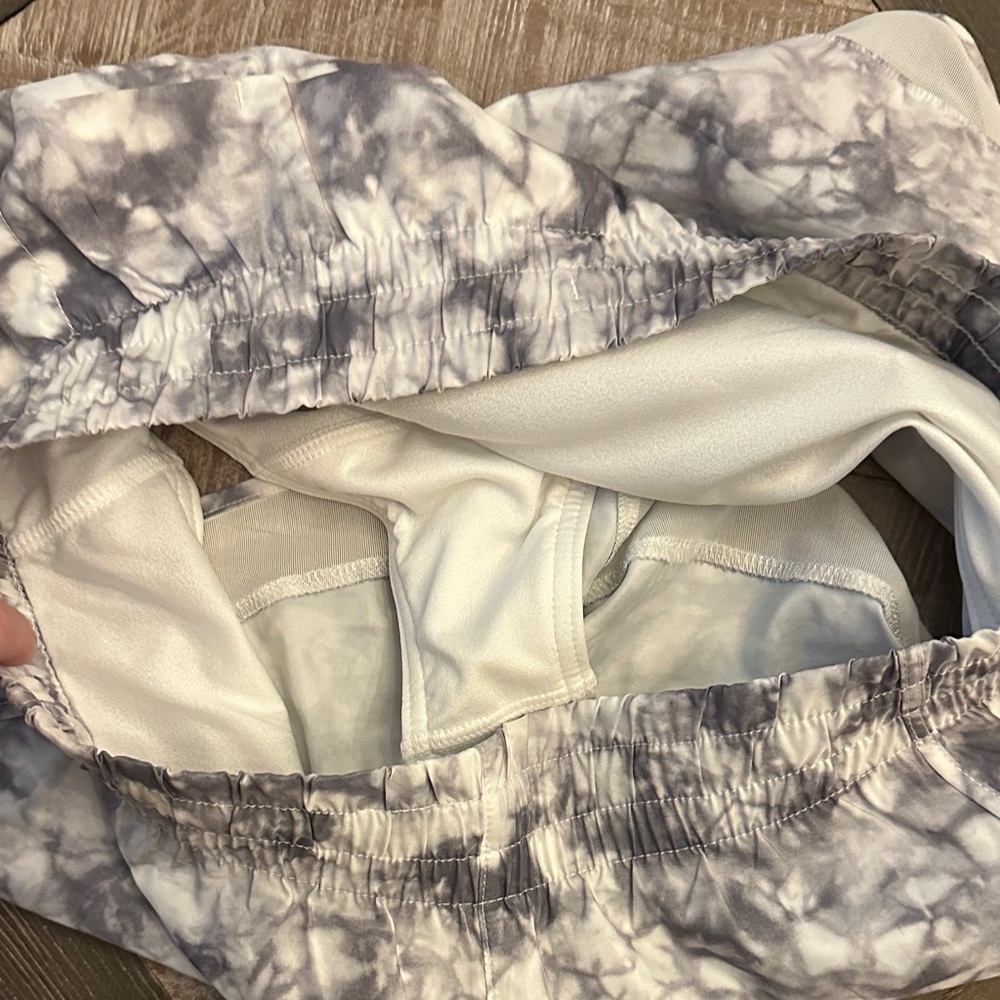 Womens Athleta shorts - Picture 4 of 5